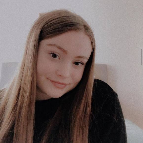 Meet your Posher, Emily - Picture 1 of 1